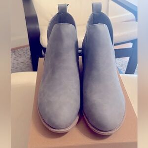 Vepose Women's Ankle Cutout Booties